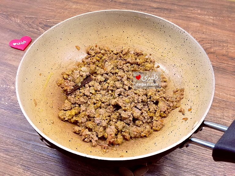 طرز تهیه لوبیا پلو با گوشت چرخ کرده و لوبیا پلو با گوشت تکه ای مشابه است